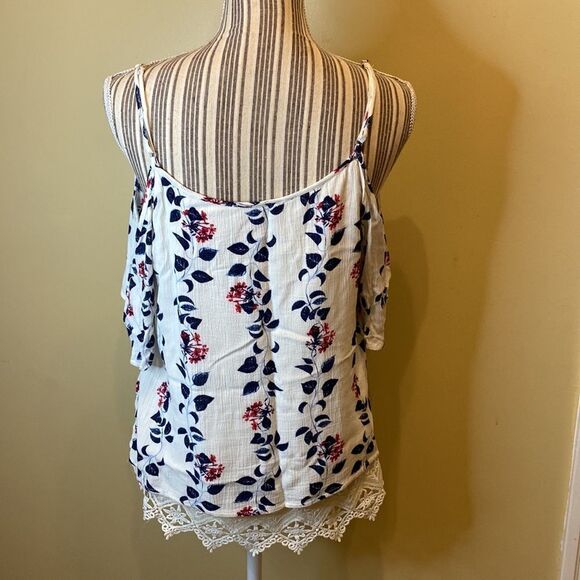 SKIES are Blue cold shoulder top medium - Picture 4 of 9